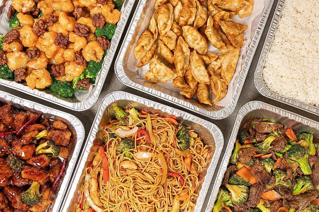 Family dining at Mandarin Chinese Halal — halal Chinese food for groups in Springfield VA